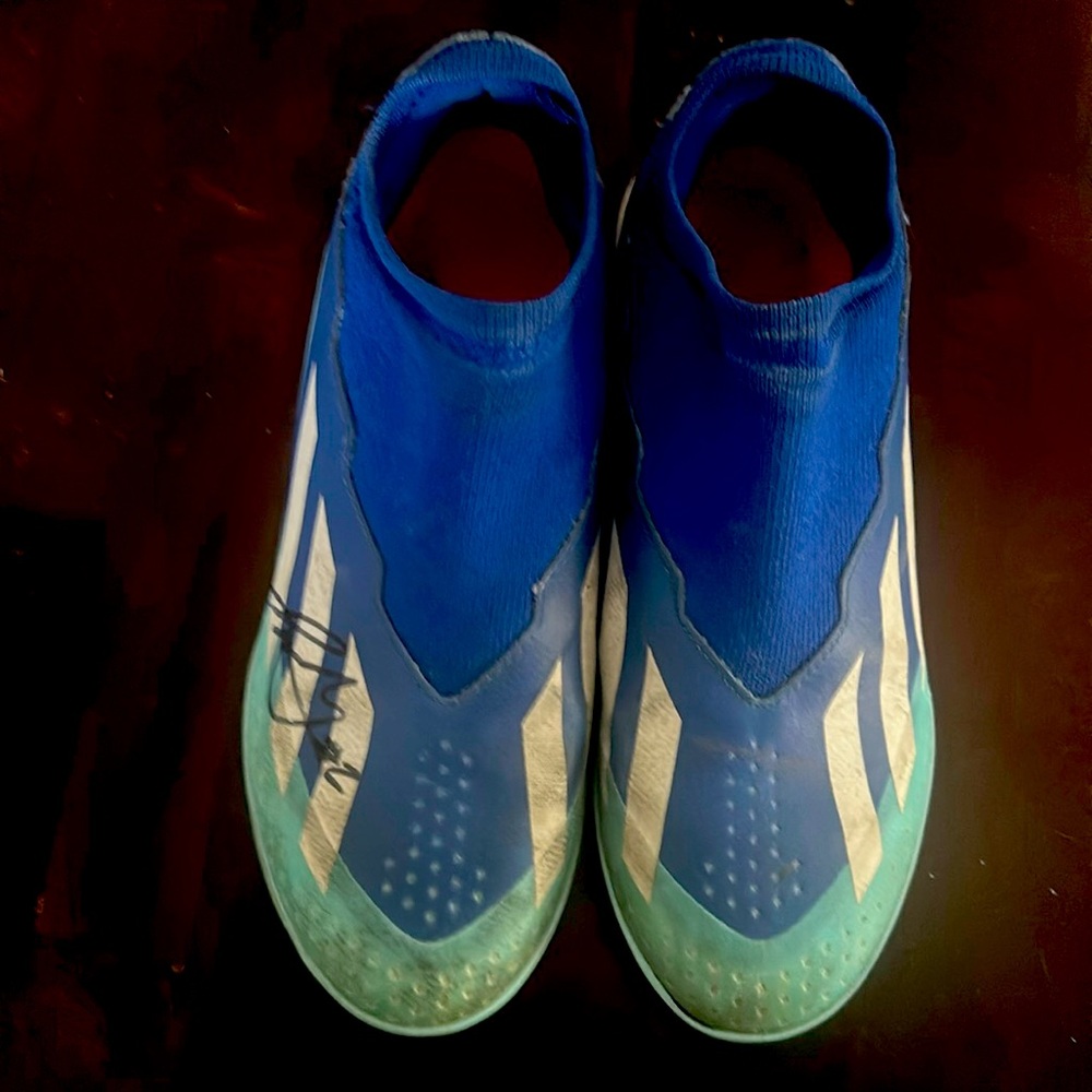 Adidas turf soccer cleats 5y
